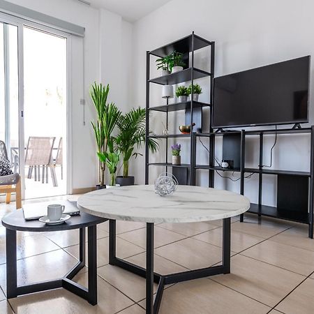 Beautiful 2 Bed Apartment In Paphos Cyprus Buitenkant foto