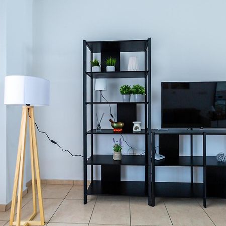 Beautiful 2 Bed Apartment In Paphos Cyprus Buitenkant foto