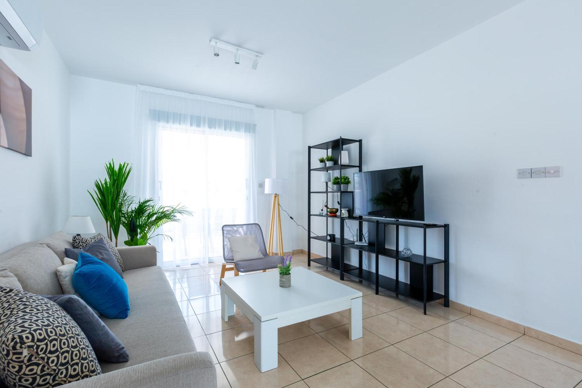 Beautiful 2 Bed Apartment In Paphos Cyprus Buitenkant foto