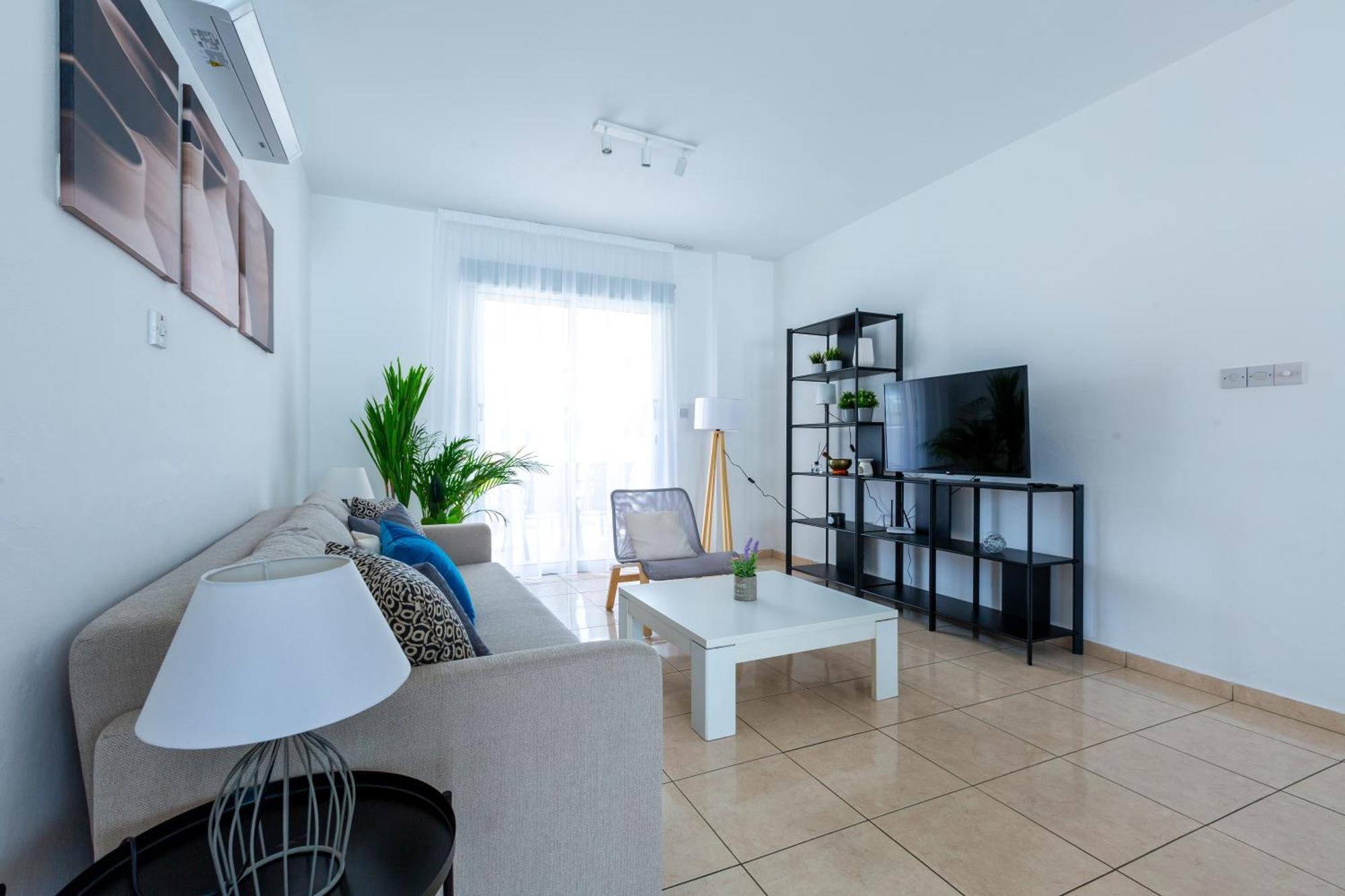 Beautiful 2 Bed Apartment In Paphos Cyprus Buitenkant foto