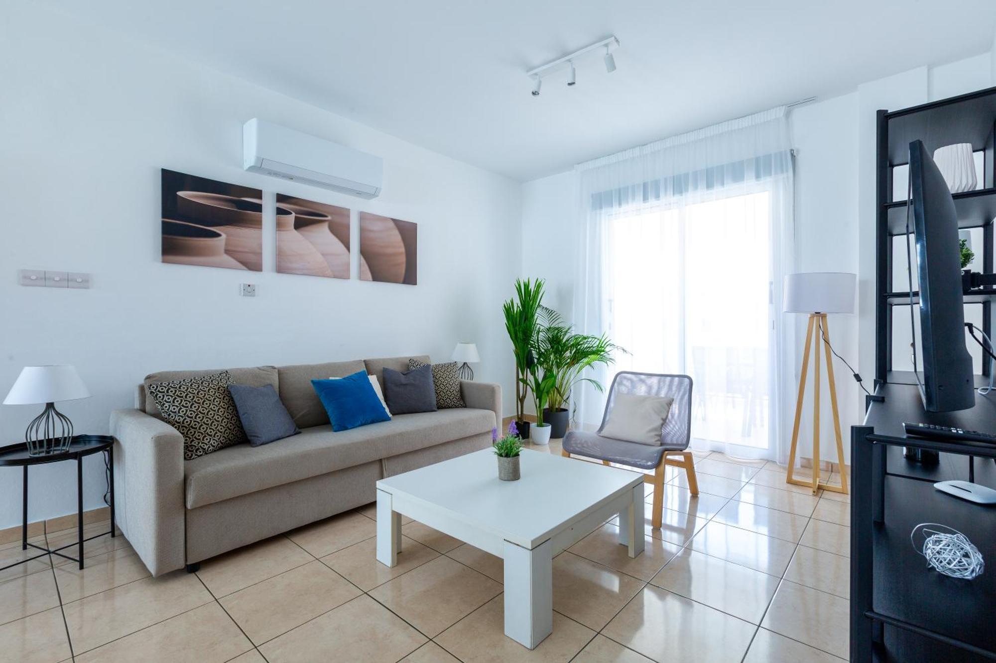 Beautiful 2 Bed Apartment In Paphos Cyprus Buitenkant foto