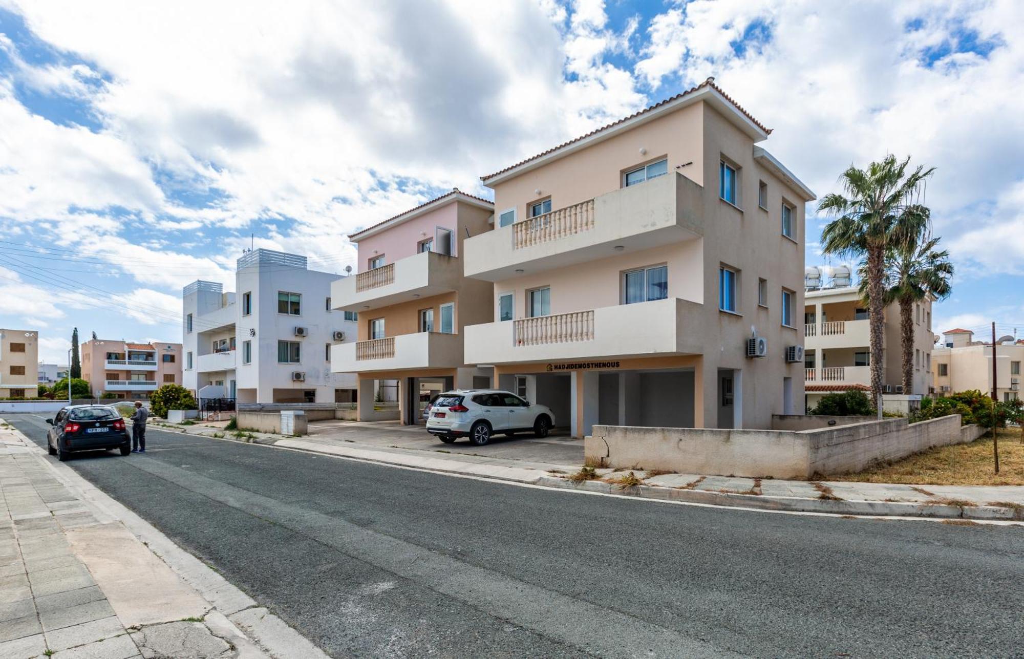 Beautiful 2 Bed Apartment In Paphos Cyprus Buitenkant foto