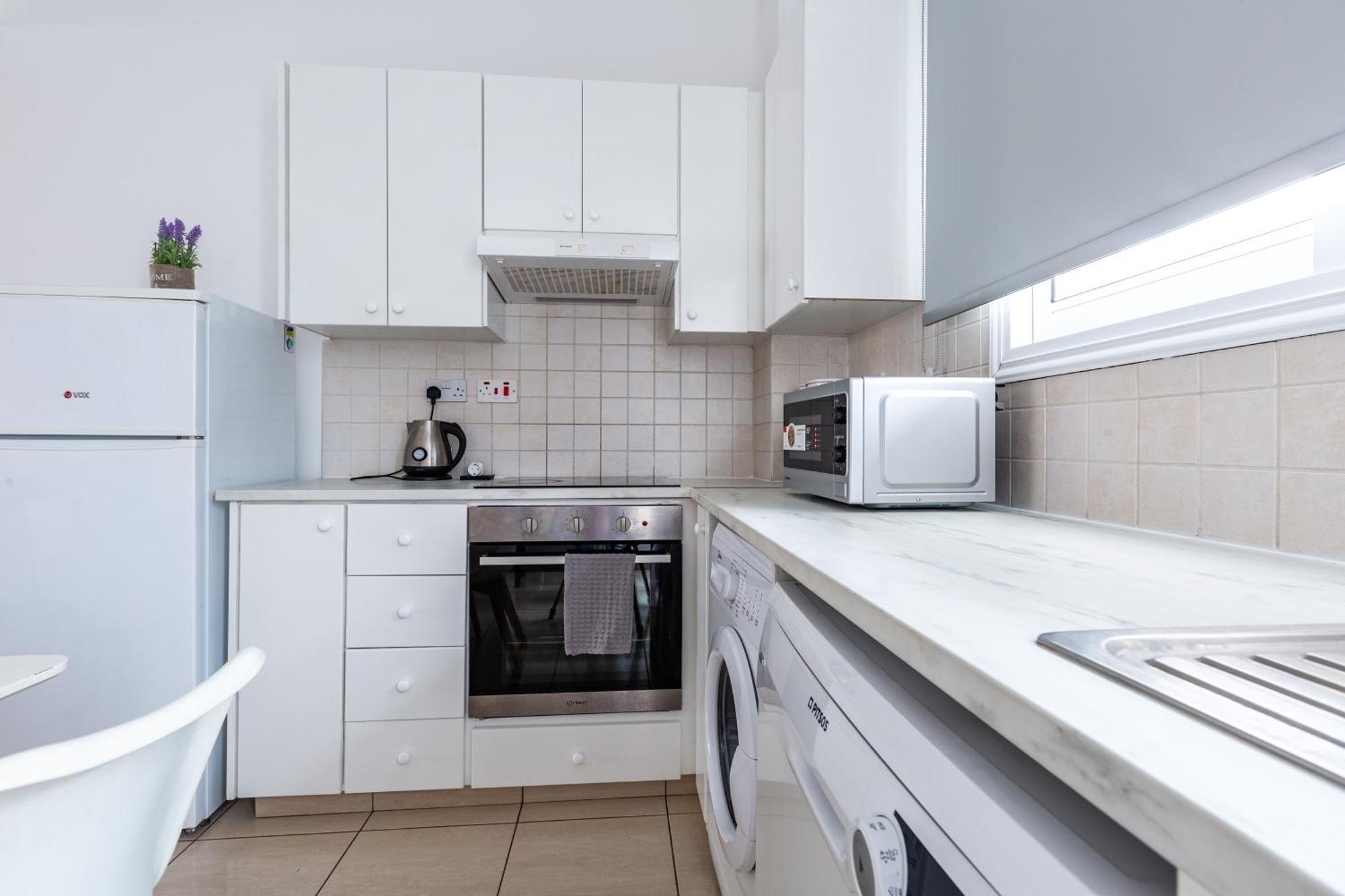 Beautiful 2 Bed Apartment In Paphos Cyprus Buitenkant foto