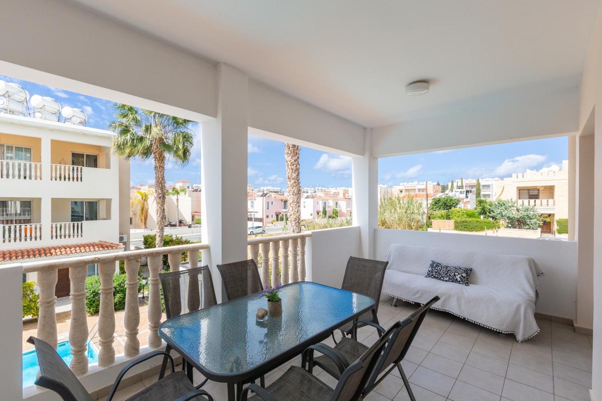 Beautiful 2 Bed Apartment In Paphos Cyprus Buitenkant foto