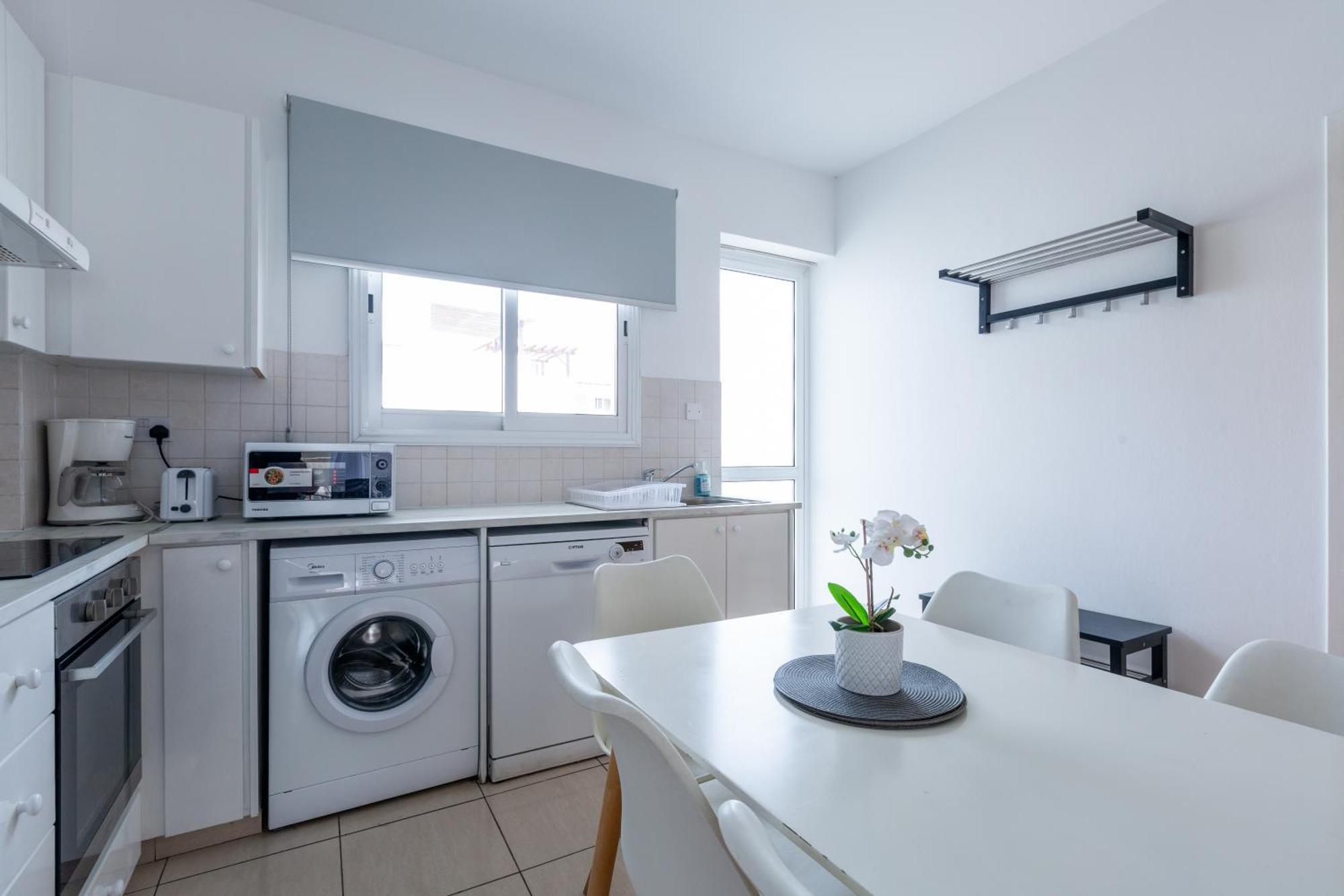 Beautiful 2 Bed Apartment In Paphos Cyprus Buitenkant foto