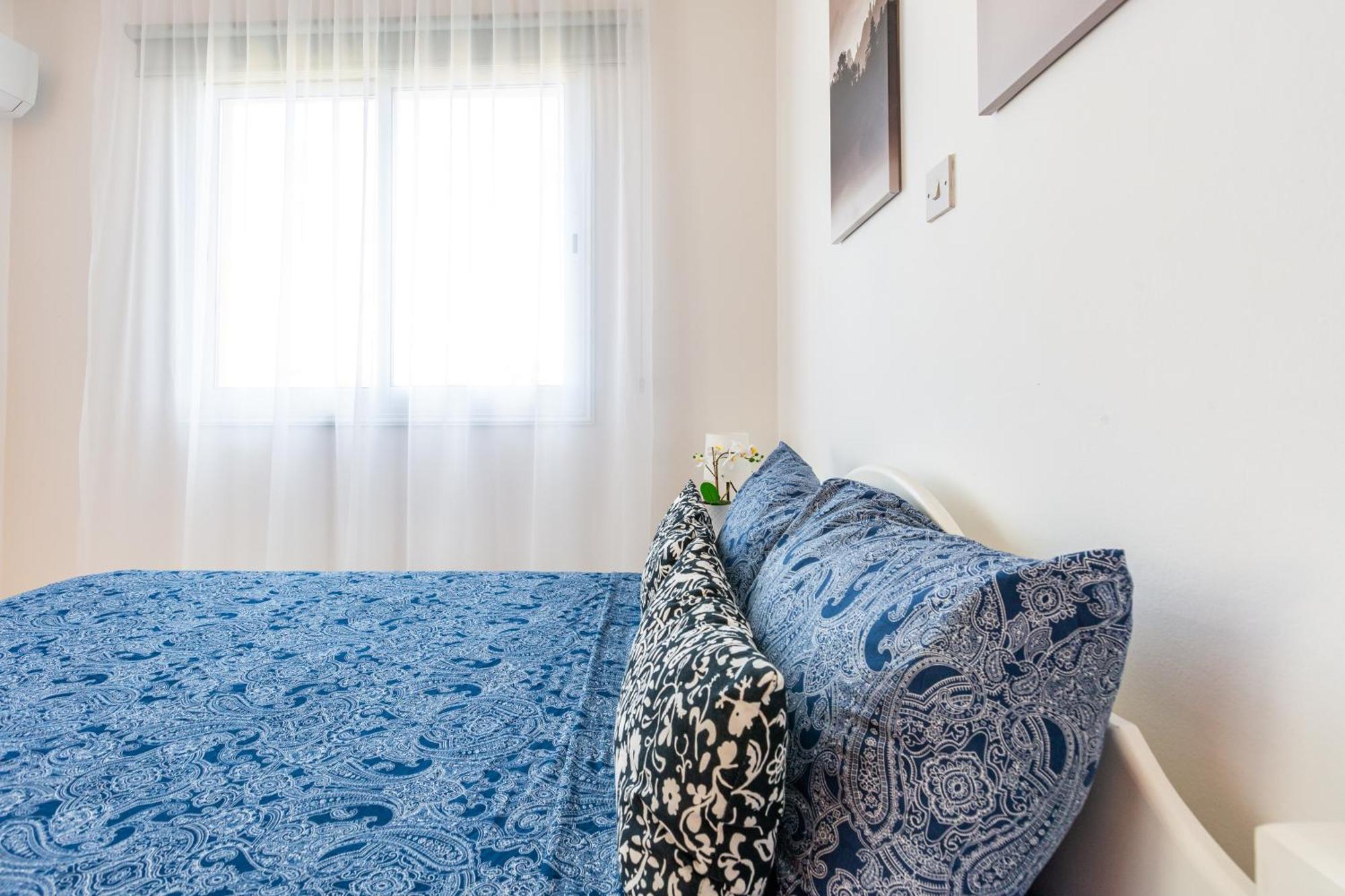 Beautiful 2 Bed Apartment In Paphos Cyprus Buitenkant foto