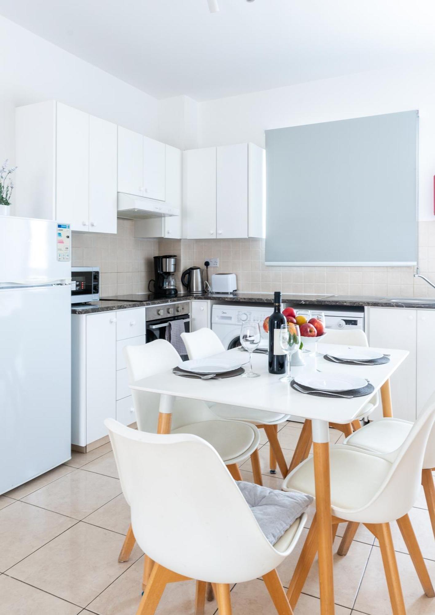 Beautiful 2 Bed Apartment In Paphos Cyprus Buitenkant foto