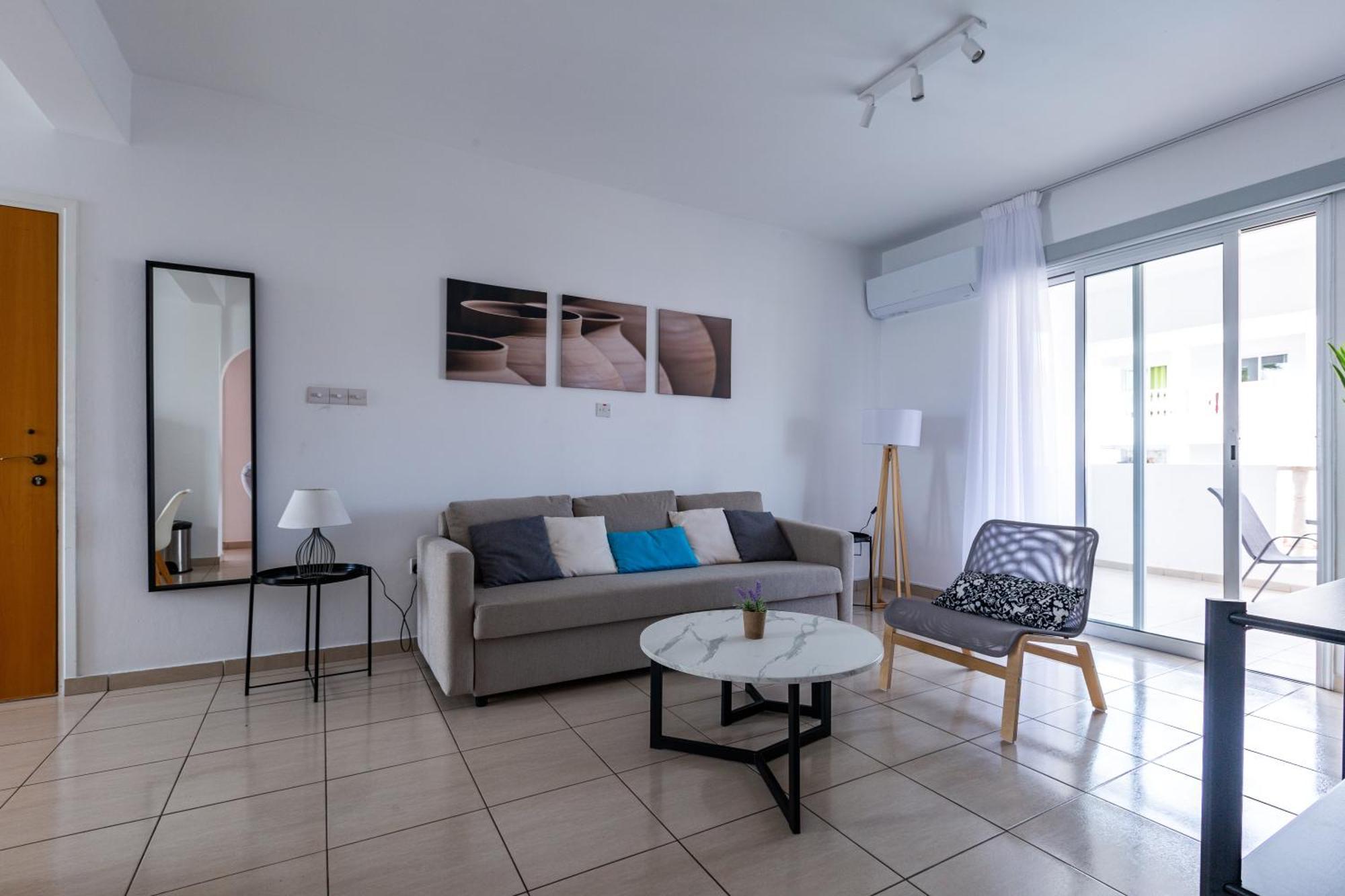 Beautiful 2 Bed Apartment In Paphos Cyprus Buitenkant foto