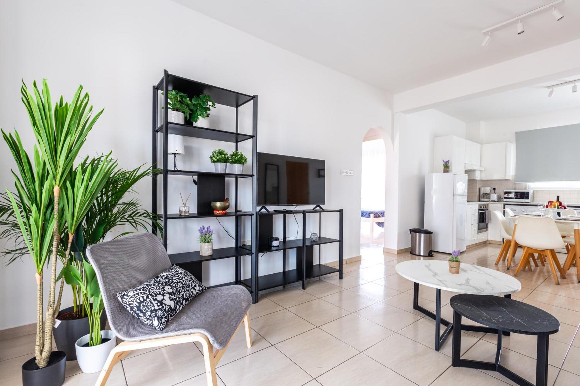 Beautiful 2 Bed Apartment In Paphos Cyprus Buitenkant foto