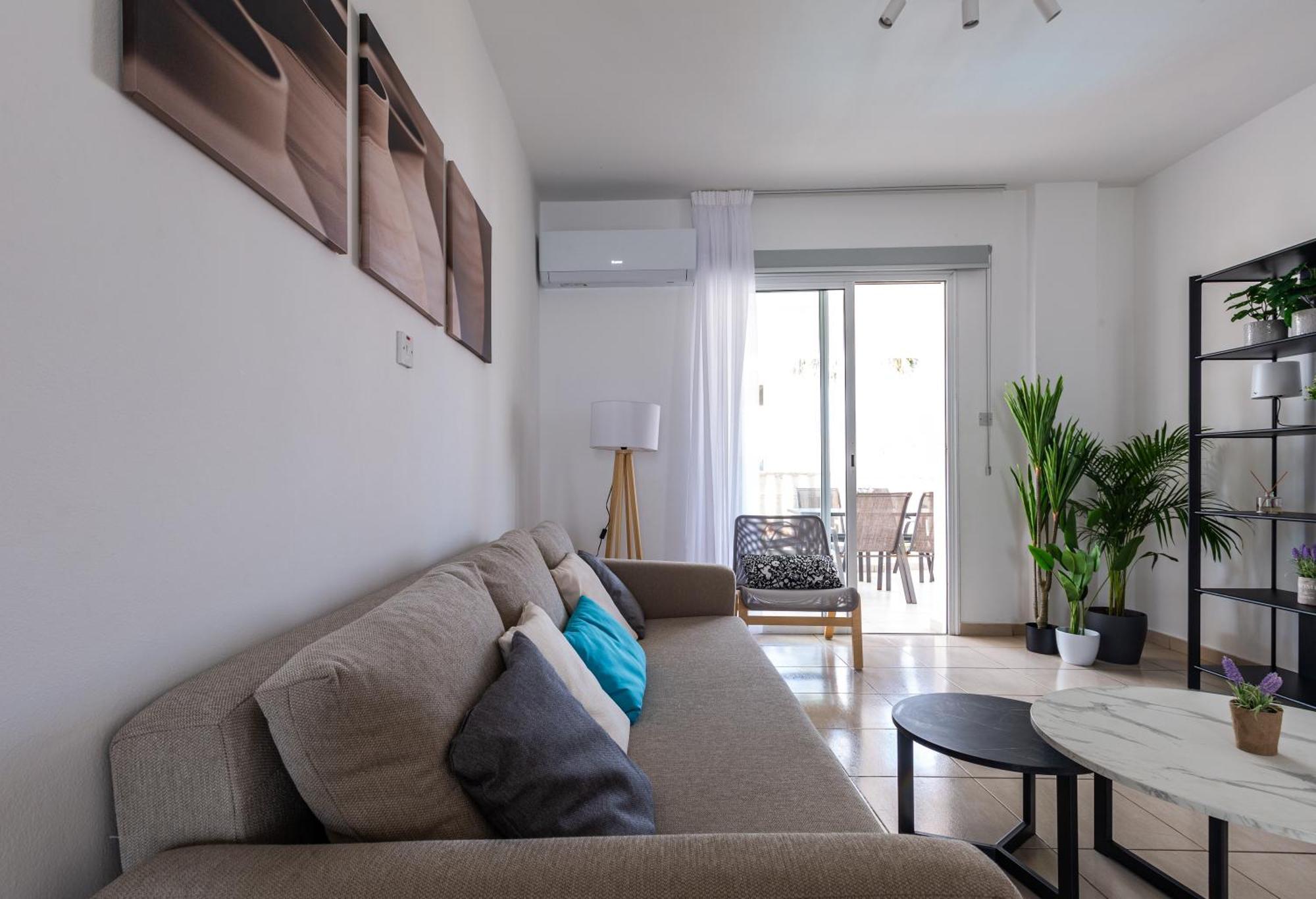 Beautiful 2 Bed Apartment In Paphos Cyprus Buitenkant foto