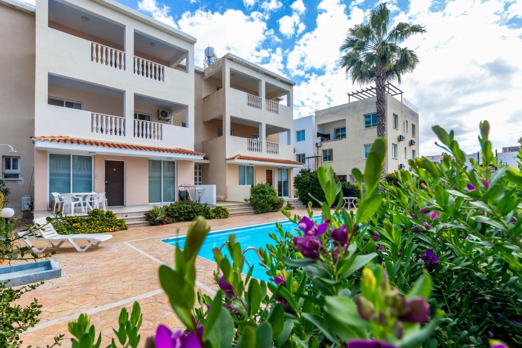 Beautiful 2 Bed Apartment In Paphos Cyprus Buitenkant foto