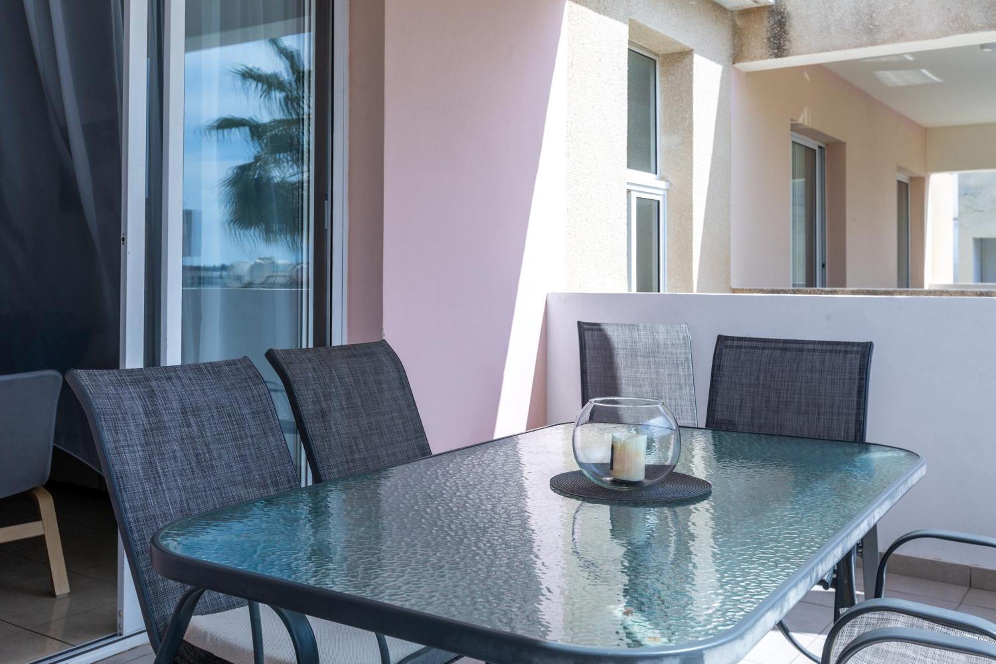 Beautiful 2 Bed Apartment In Paphos Cyprus Buitenkant foto