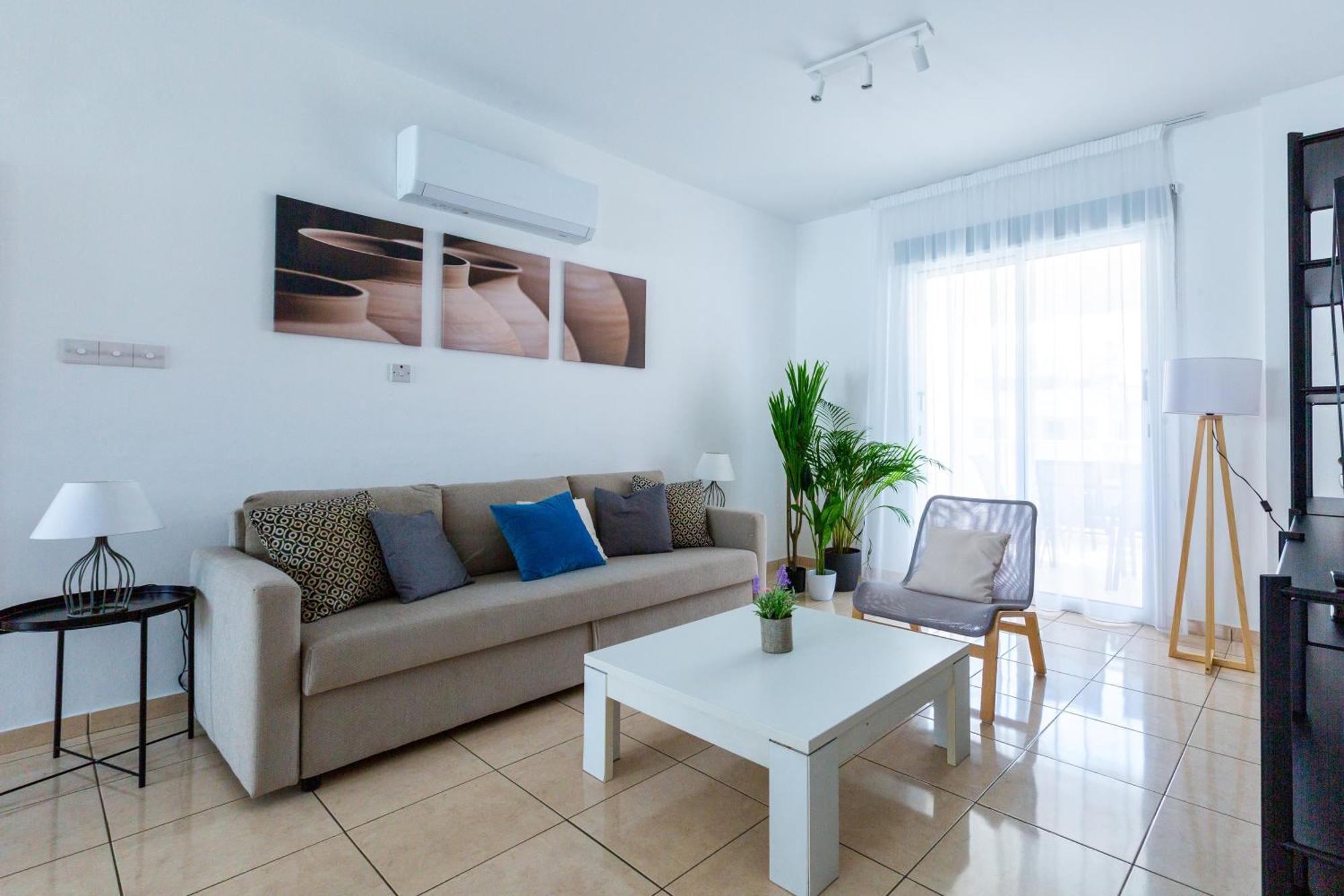 Beautiful 2 Bed Apartment In Paphos Cyprus Buitenkant foto