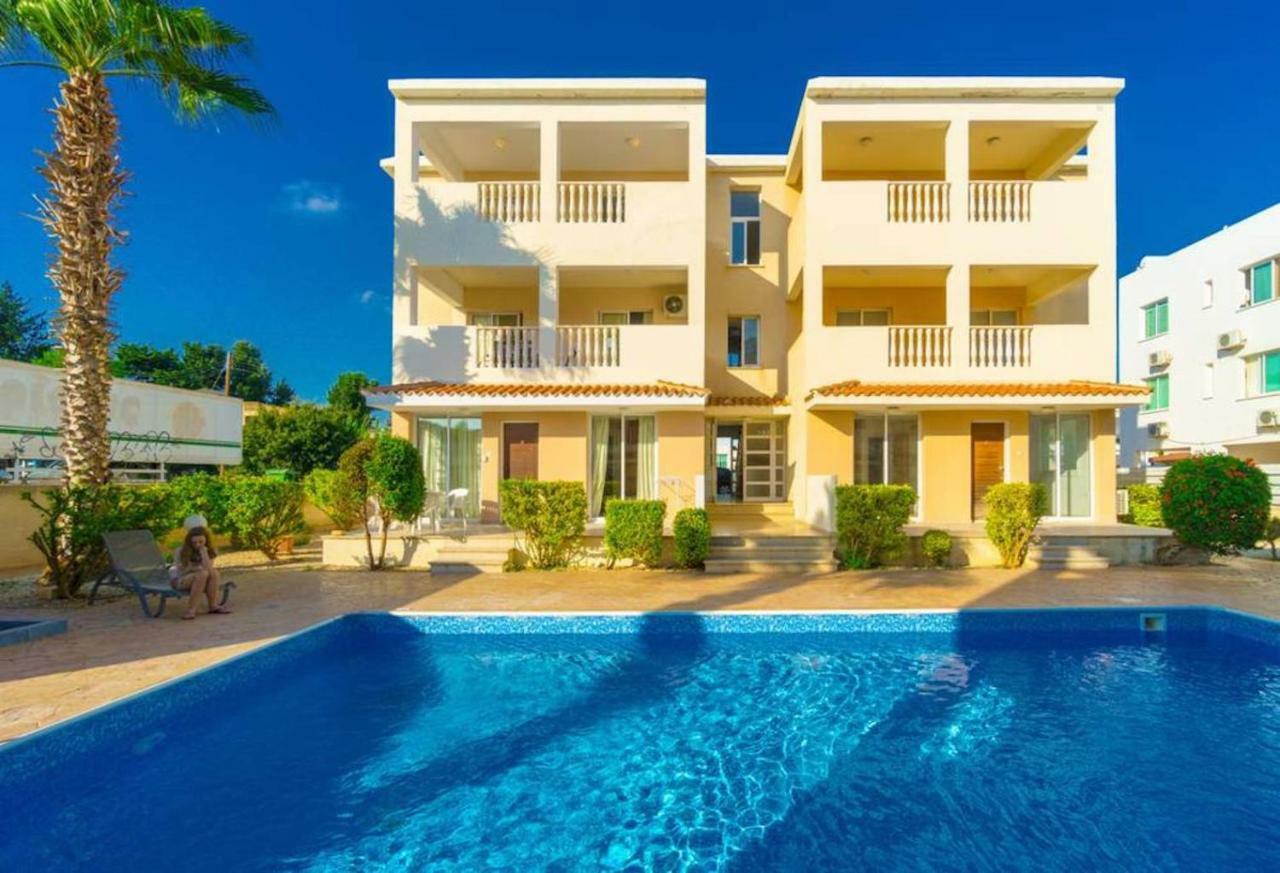 Beautiful 2 Bed Apartment In Paphos Cyprus Buitenkant foto